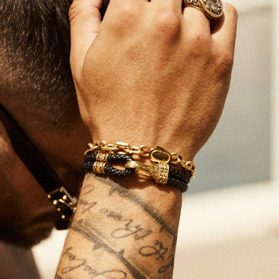 Pulsera de Cuerda de Cuero (Oro)