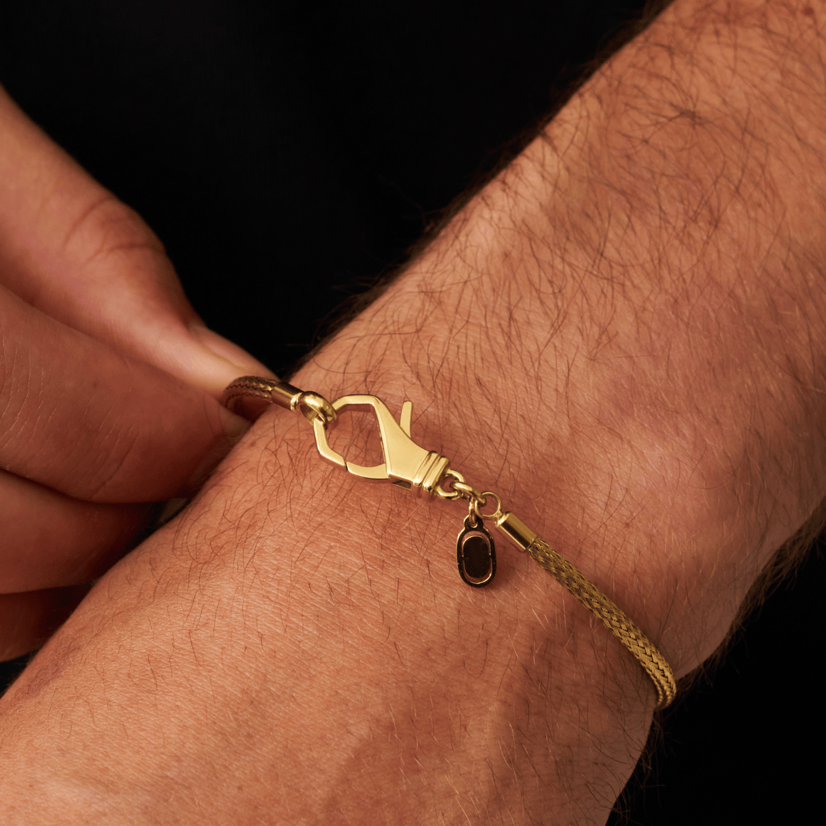 Pulsera de pliegue micro (Oro)