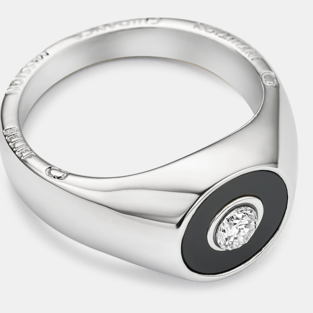 Anillo de sello de gema redonda de ónice (plata)