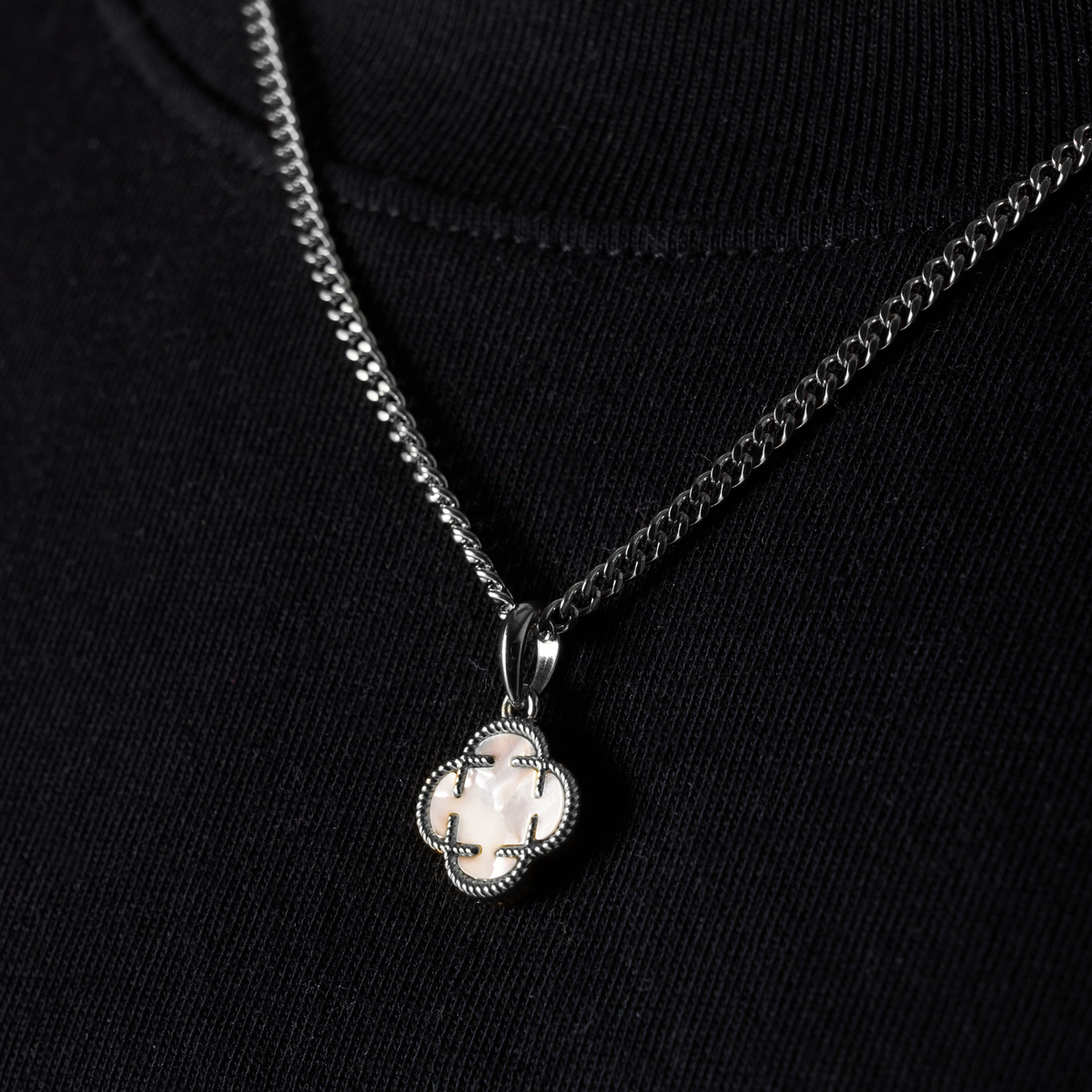 Colgante de Piedra de Trébol Blanco (Plata)