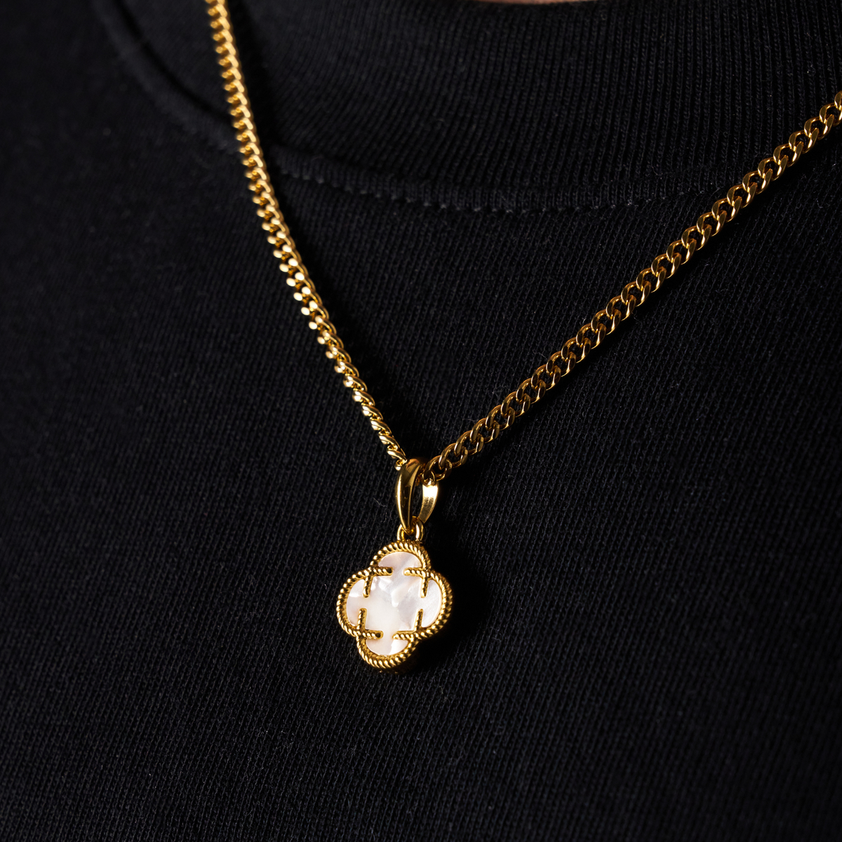 Colgante de Piedra de Trébol Blanco (Oro)