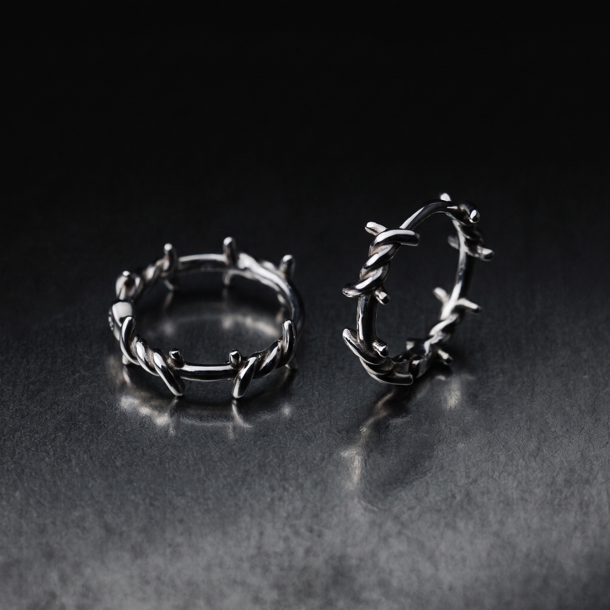 Pendientes de alambre de púas