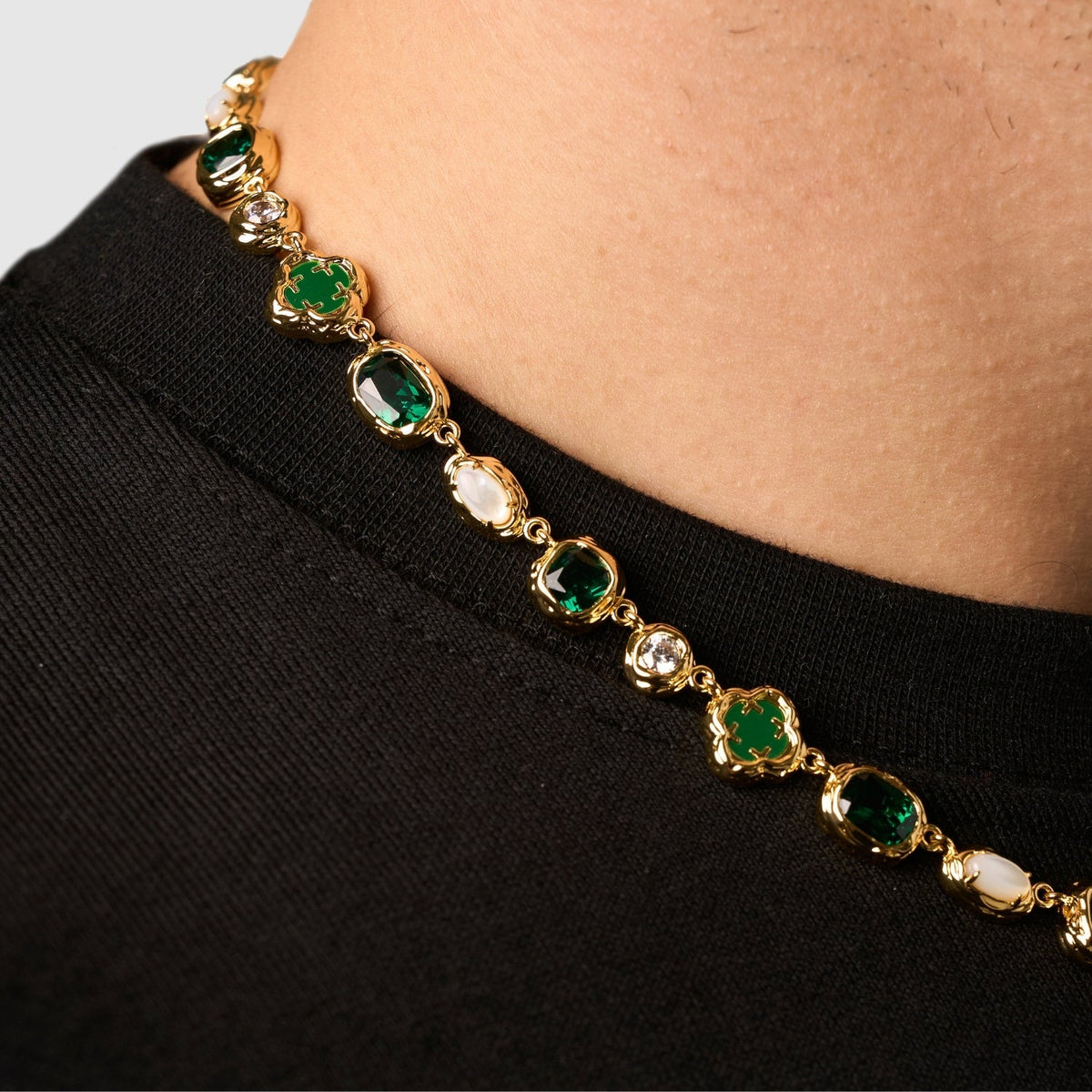 Collar de Piedra Esmeralda Derretida (Oro)