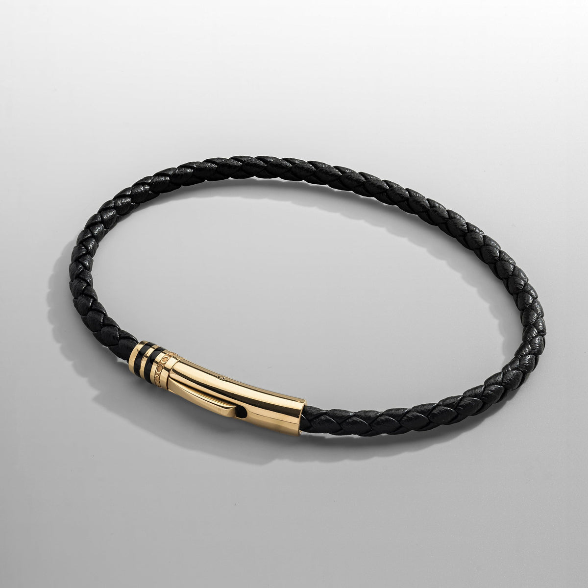 Pulsera de Cuero Negro (Oro)