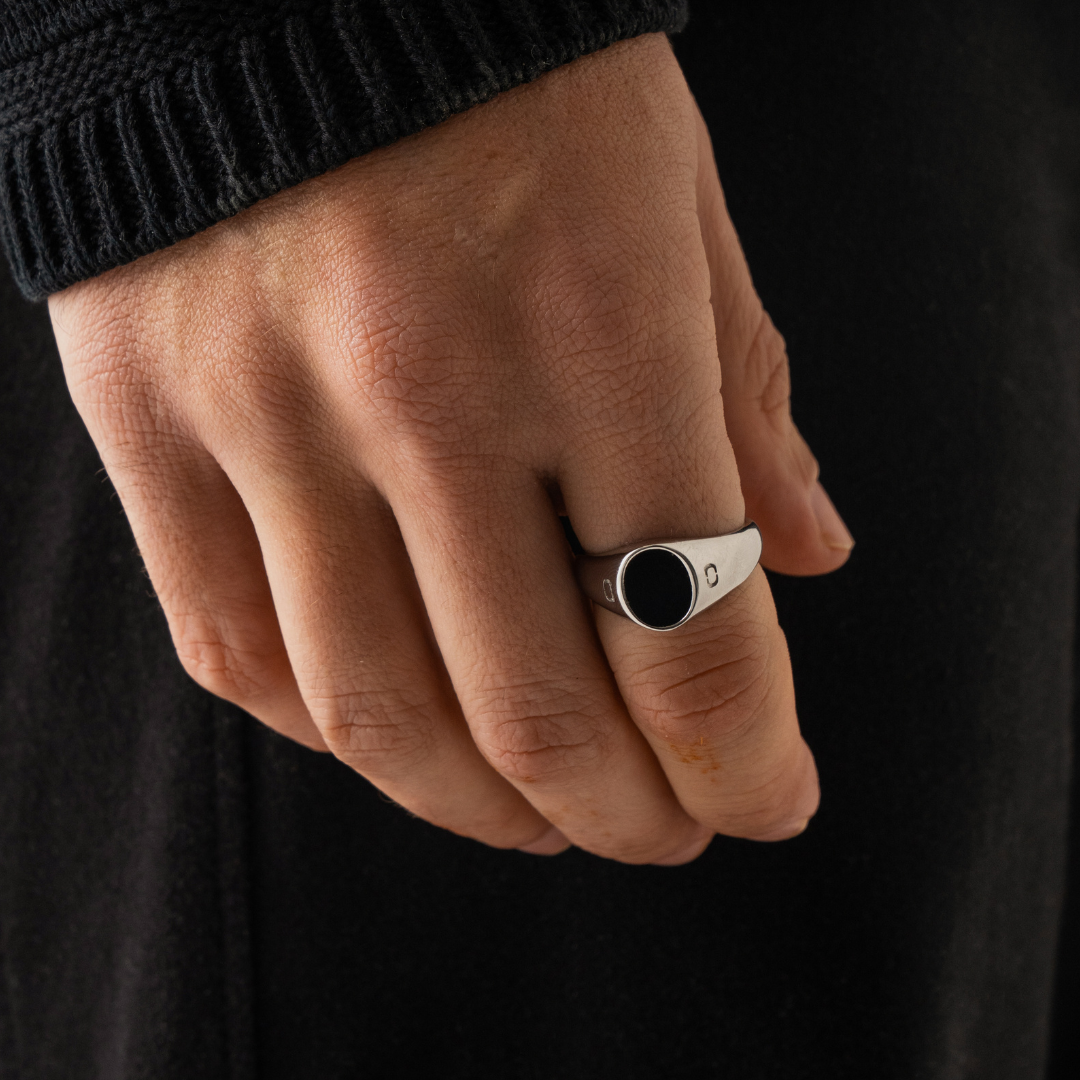 Anillo Sello de Piedra Ovalada Ónice (Plata)