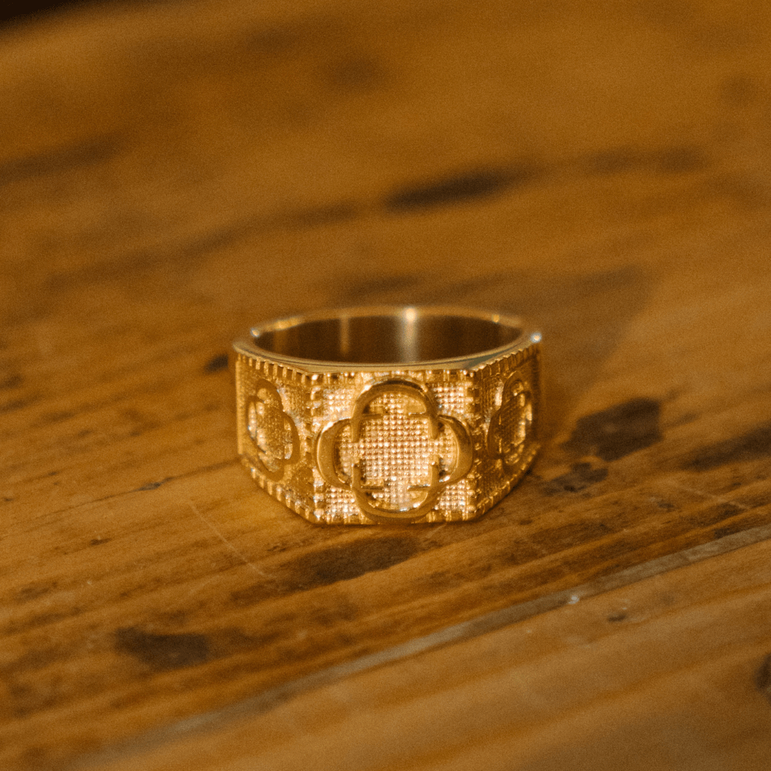 Anillo Soberano de Trébol (Oro)