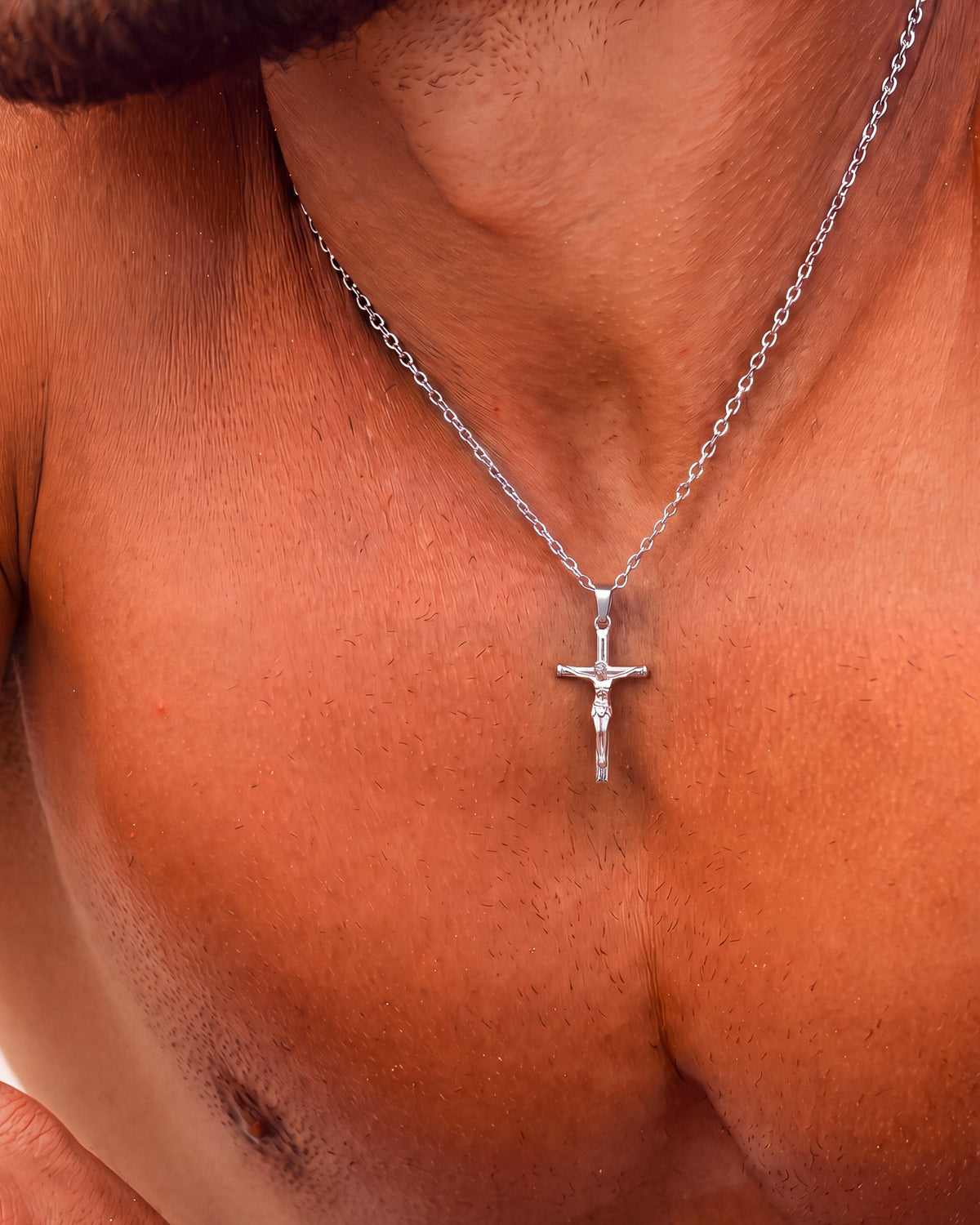 COLLAR CRUCIFIX PLATA