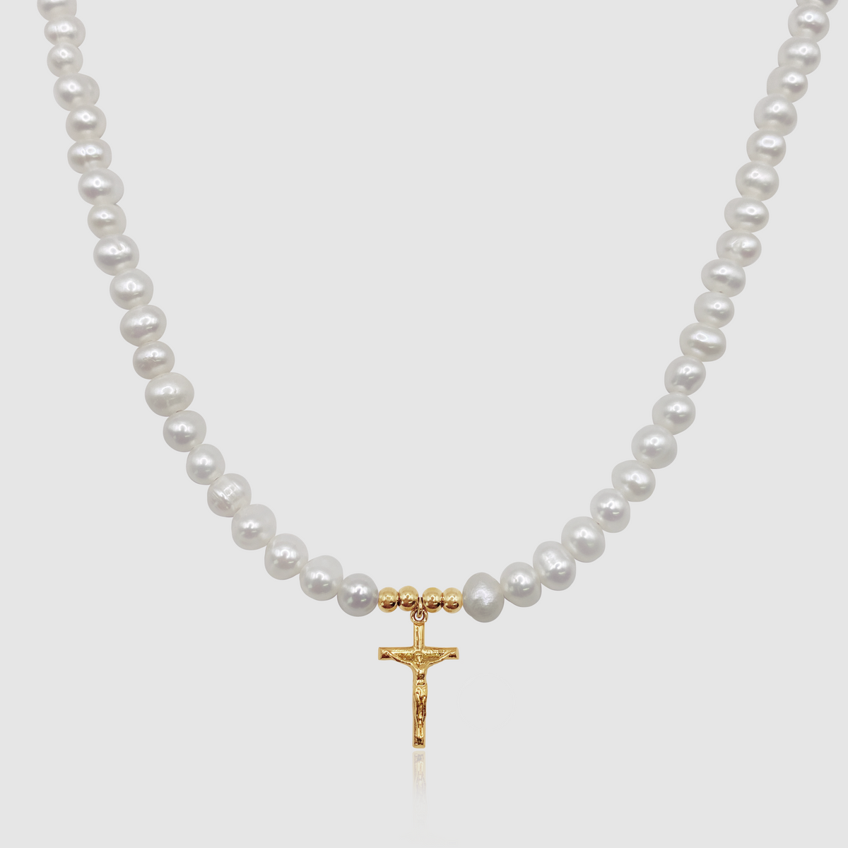 Collar de perlas reales con crucifijo (Oro)
