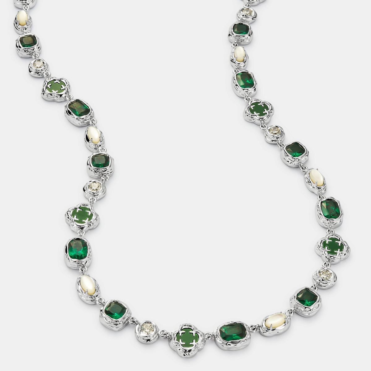Collar de Piedra Esmeralda Derretida (Plata)
