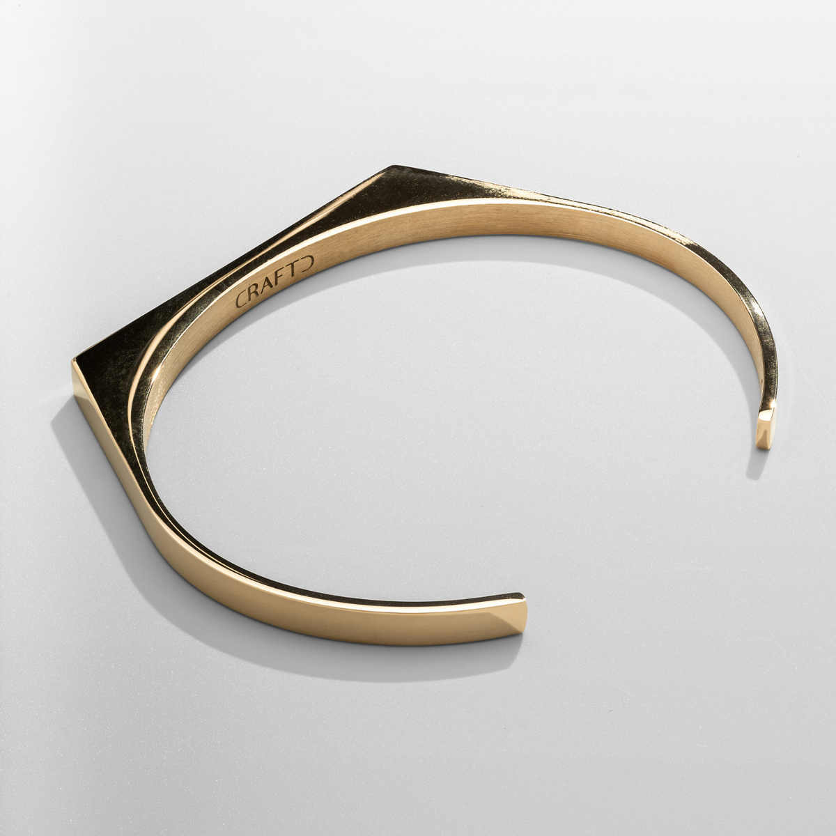 Brazalete rectangular 5mm (Oro)