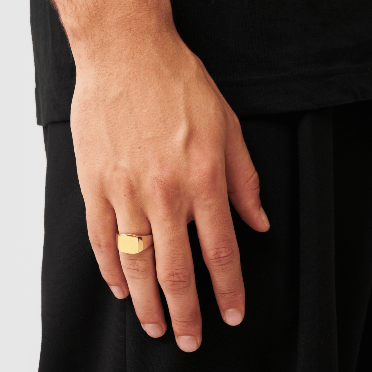 Anillo de sello cuadrado (Oro)