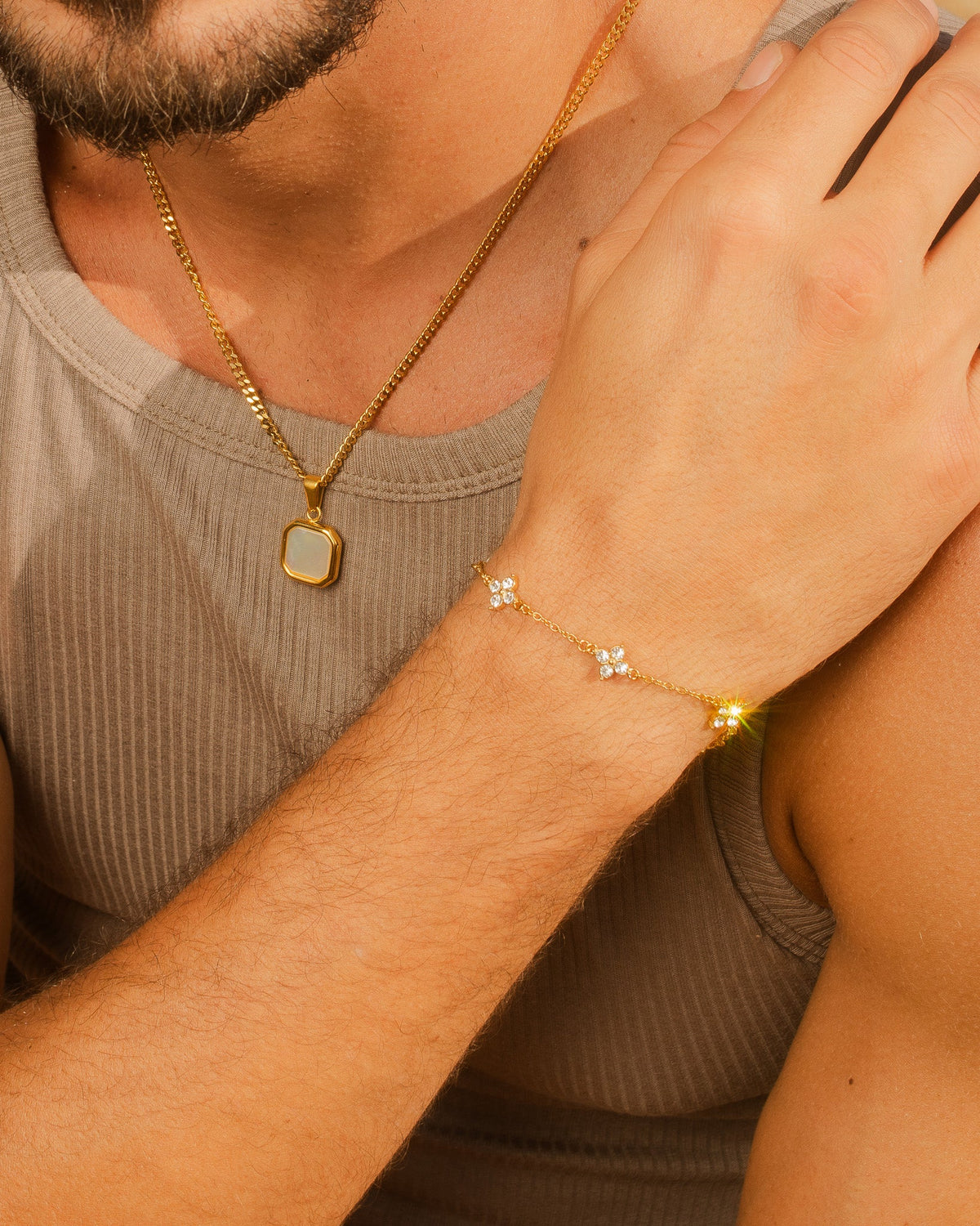 COLLAR NOVA ORO