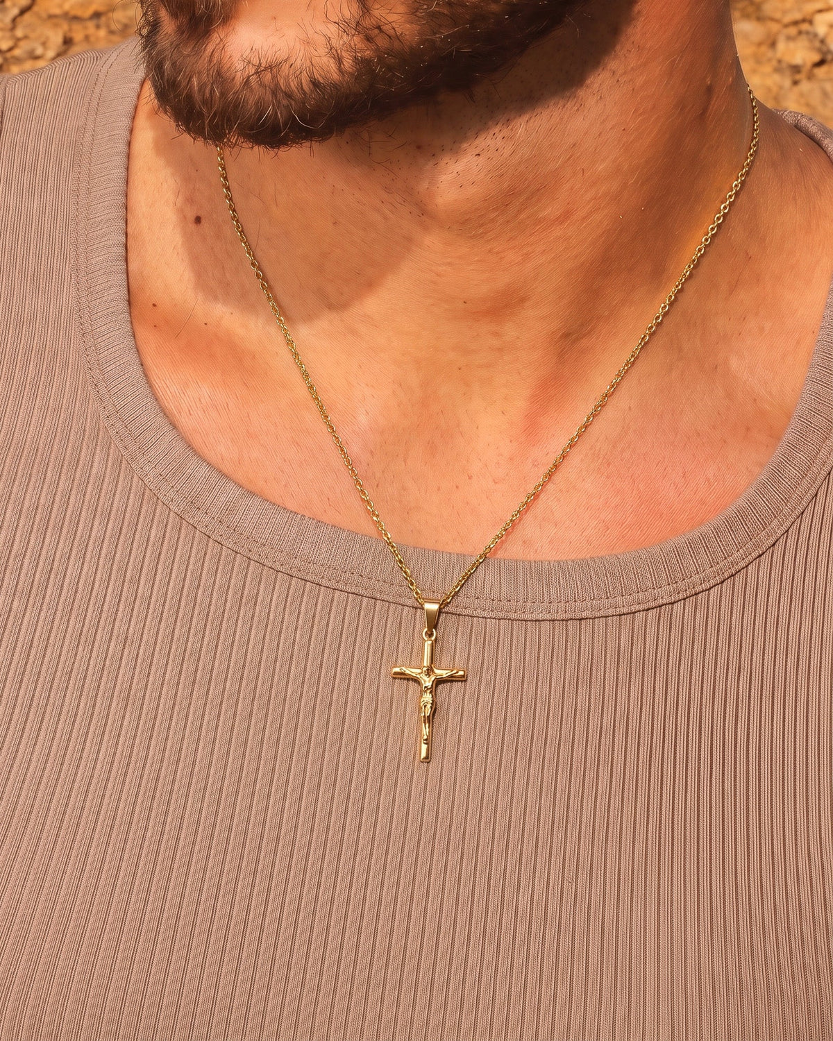 COLLAR CRUCIFIX ORO