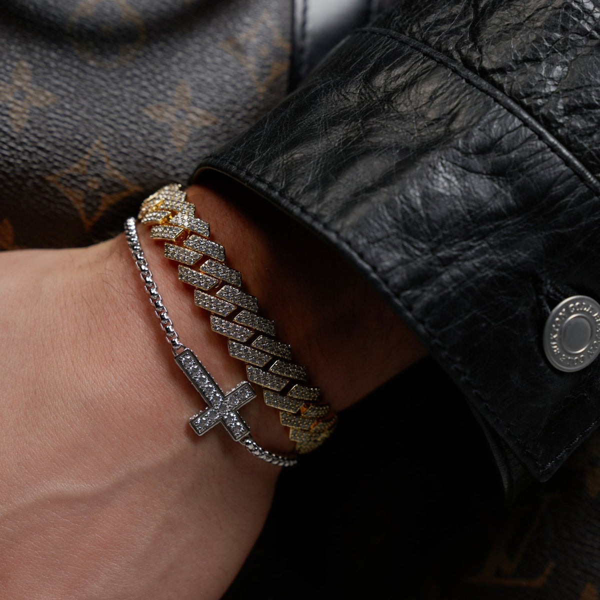 Pulsera de cruz helada (Plata)