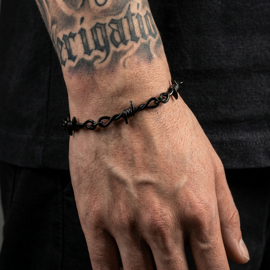 Pulsera negra de alambre de púas