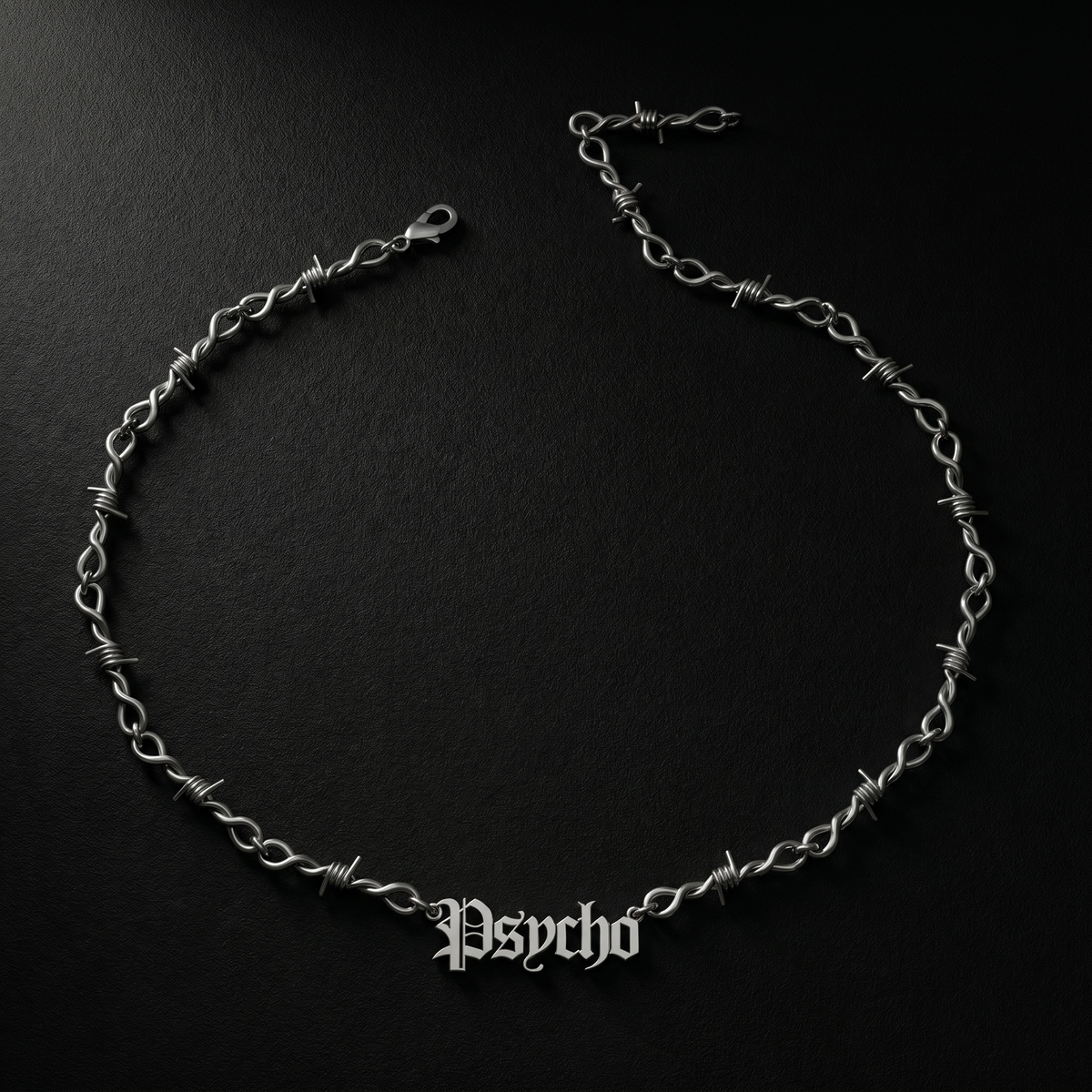 Collar con nombre de alambre de púas