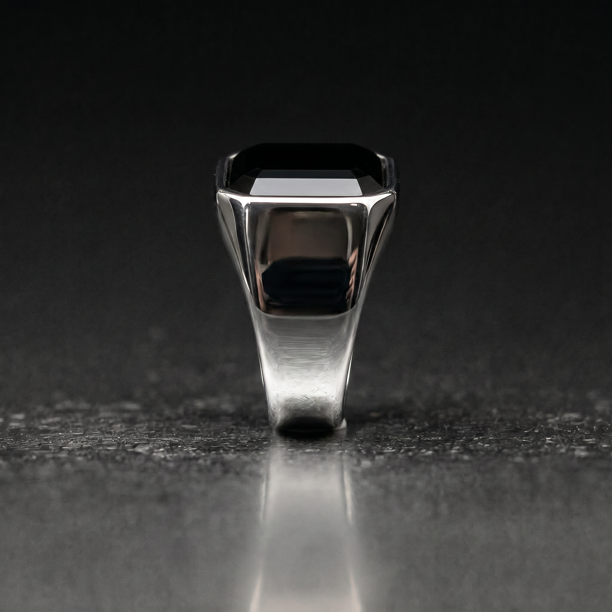 Anillo de sello negro