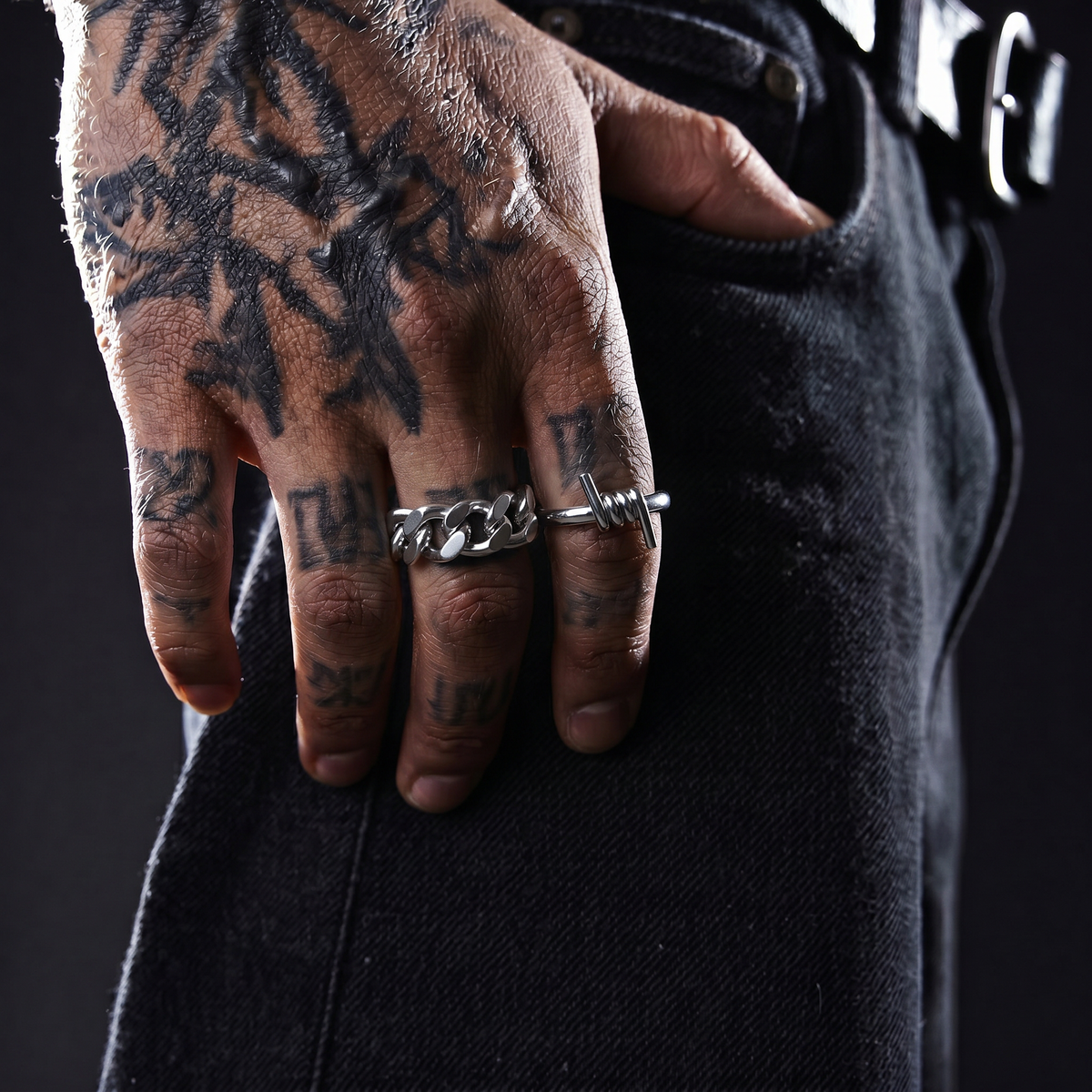 Anillo con púas