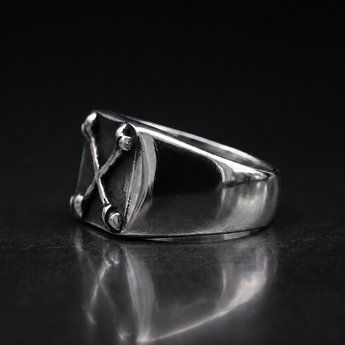Anillo de huesos