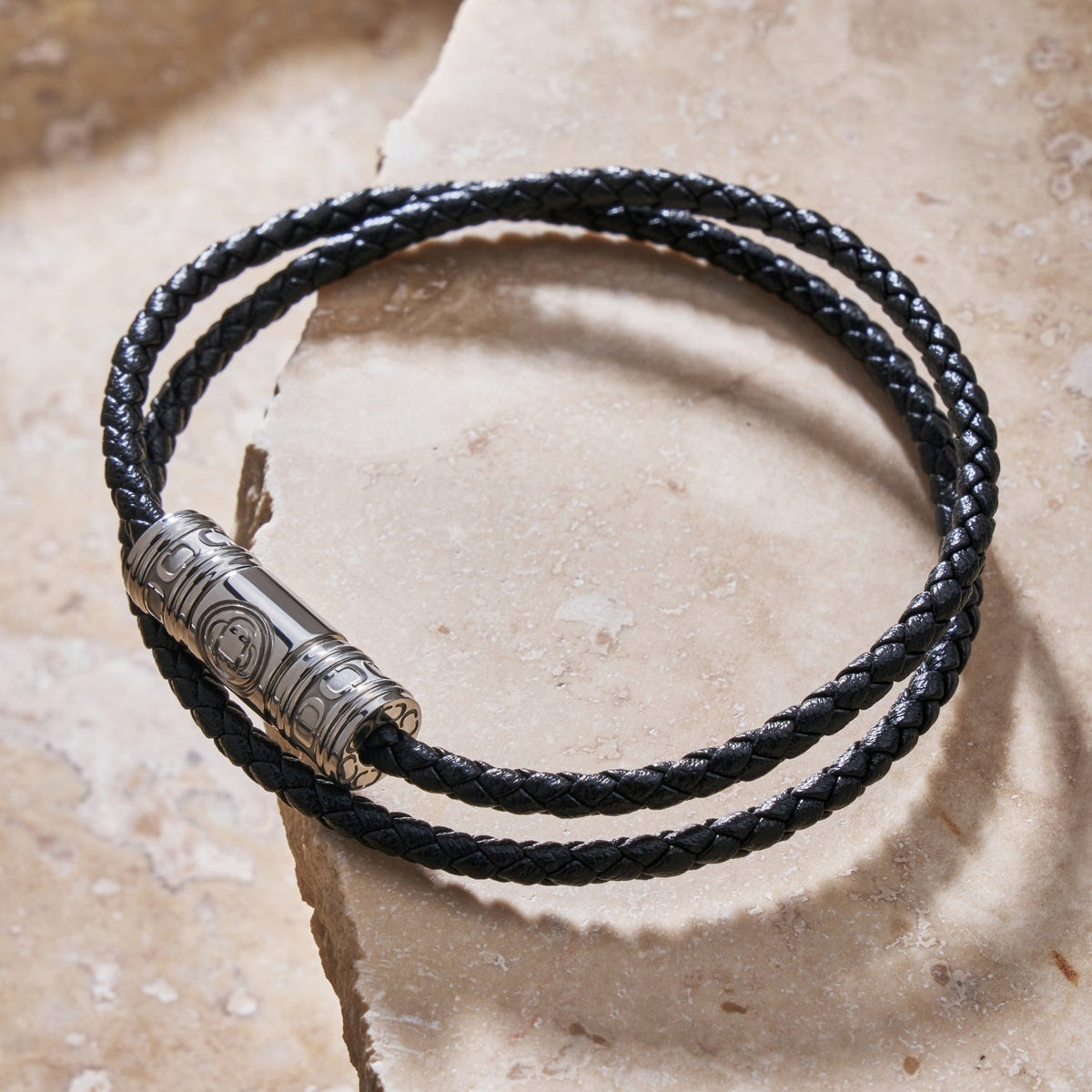 Pulsera Envueltos de Cuero Negro