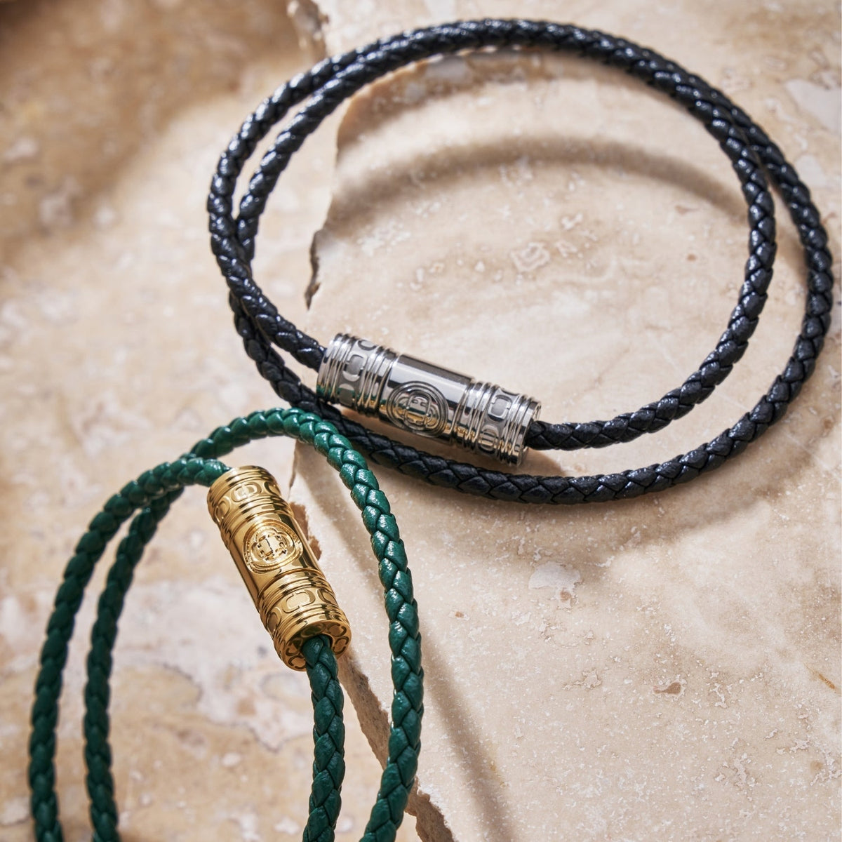 Pulsera Envueltos de Cuero Negro