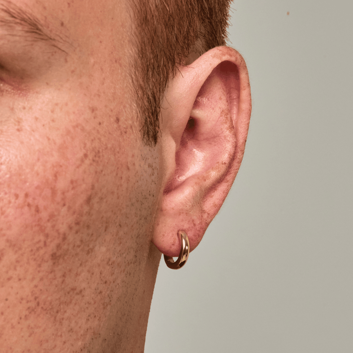 Rounded Hoop Earring (Gold)