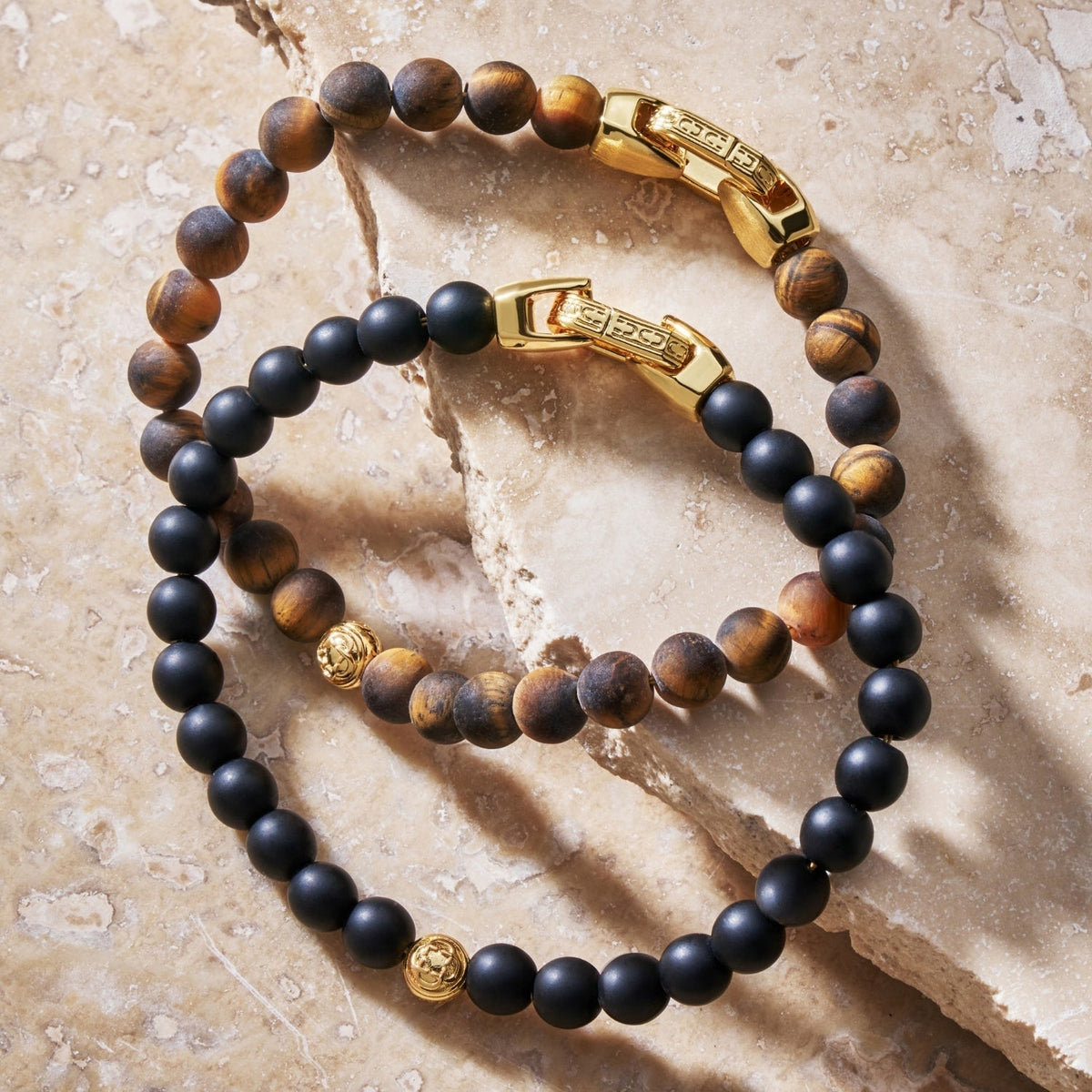Pulsera de Cierre de Cuentas de Ónix (Oro)