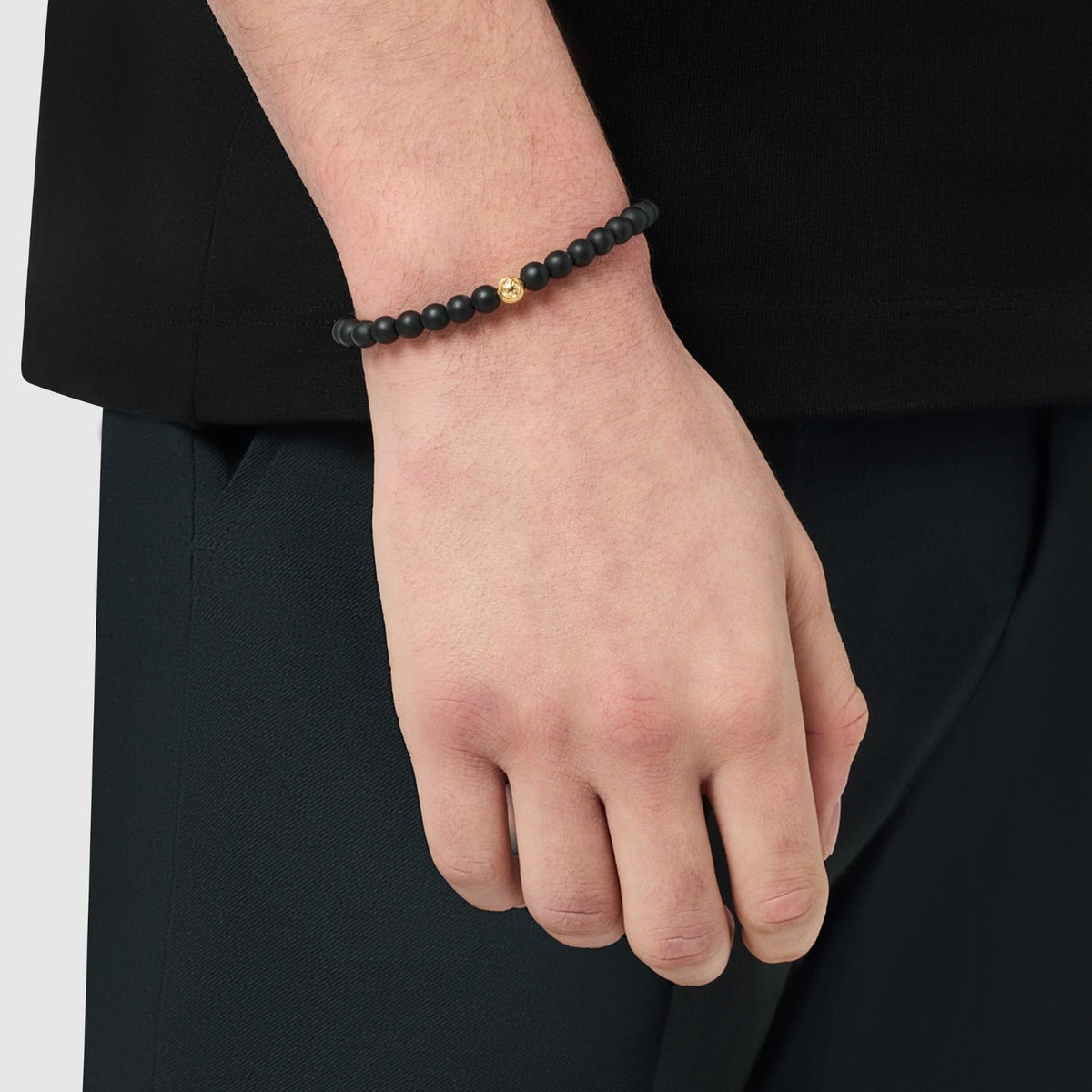 Pulsera de Cierre de Cuentas de Ónix (Oro)