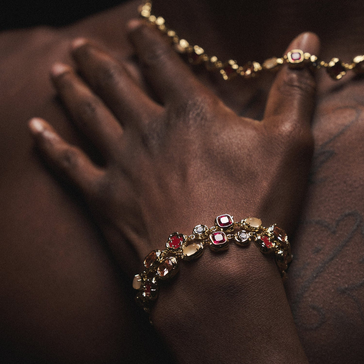 Pulsera de Piedra Rubí Derretida (Oro)